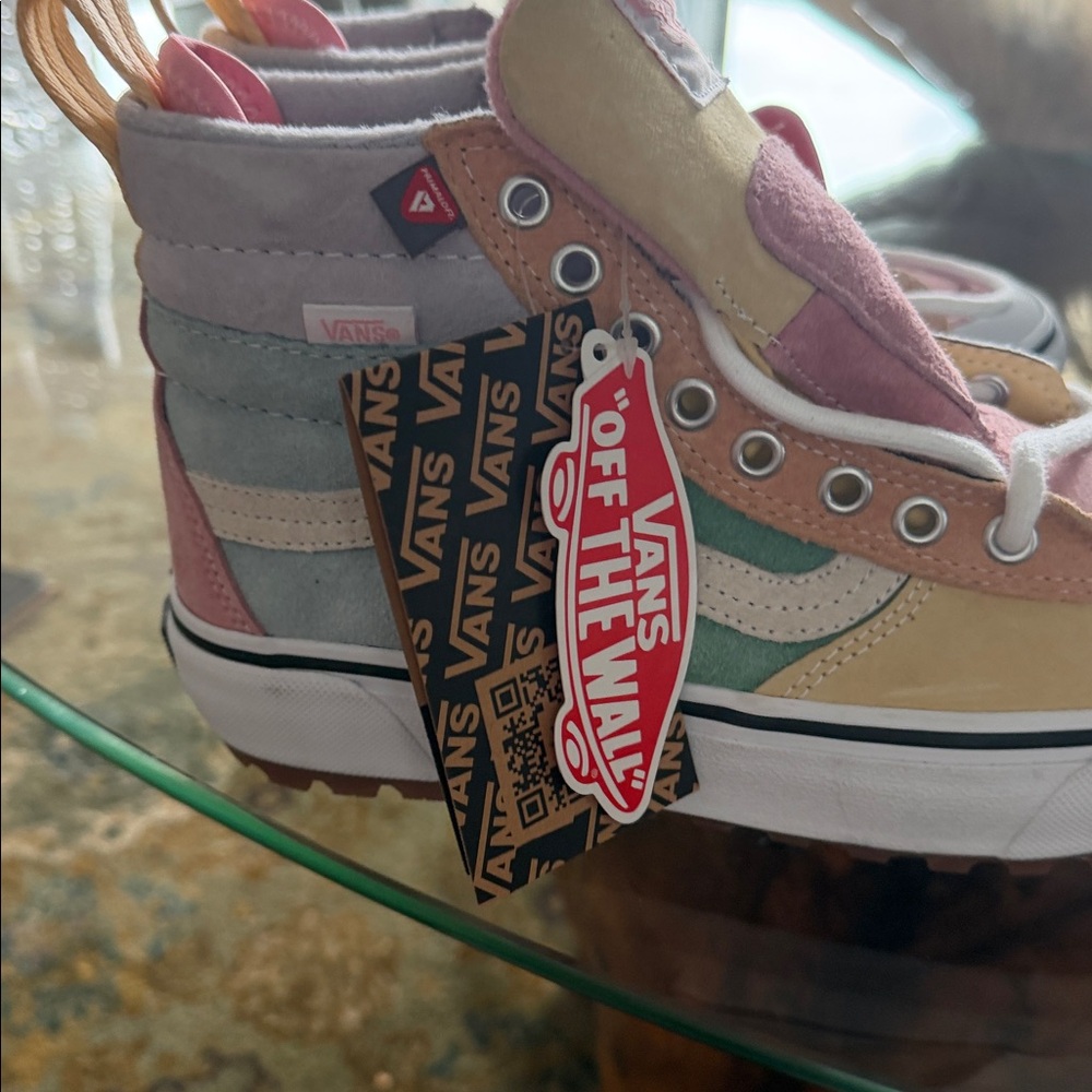 Vans Sk8-Hi MTE 2.0 DX sneakers in the "Pastel Multi" colorway - Picture 5 of 5